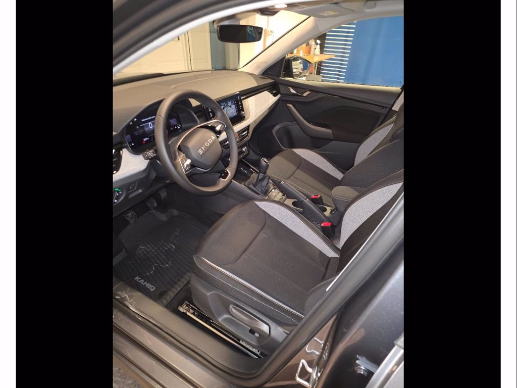 SKODA Kamiq 1.0 tsi black dots 115cv