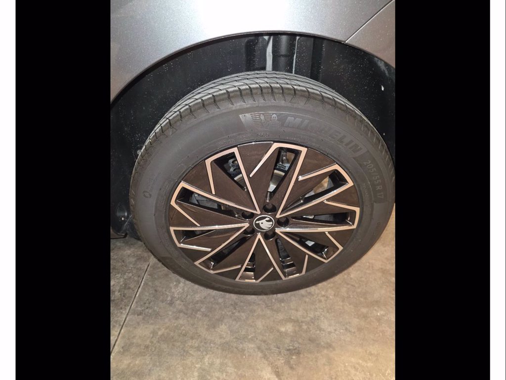 SKODA Kamiq 1.0 tsi black dots 115cv