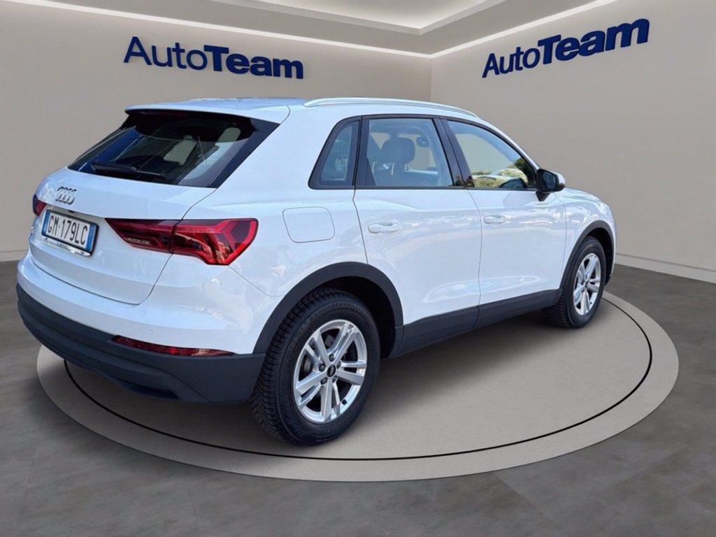 AUDI Q3 35 2.0 tdi business s-tronic