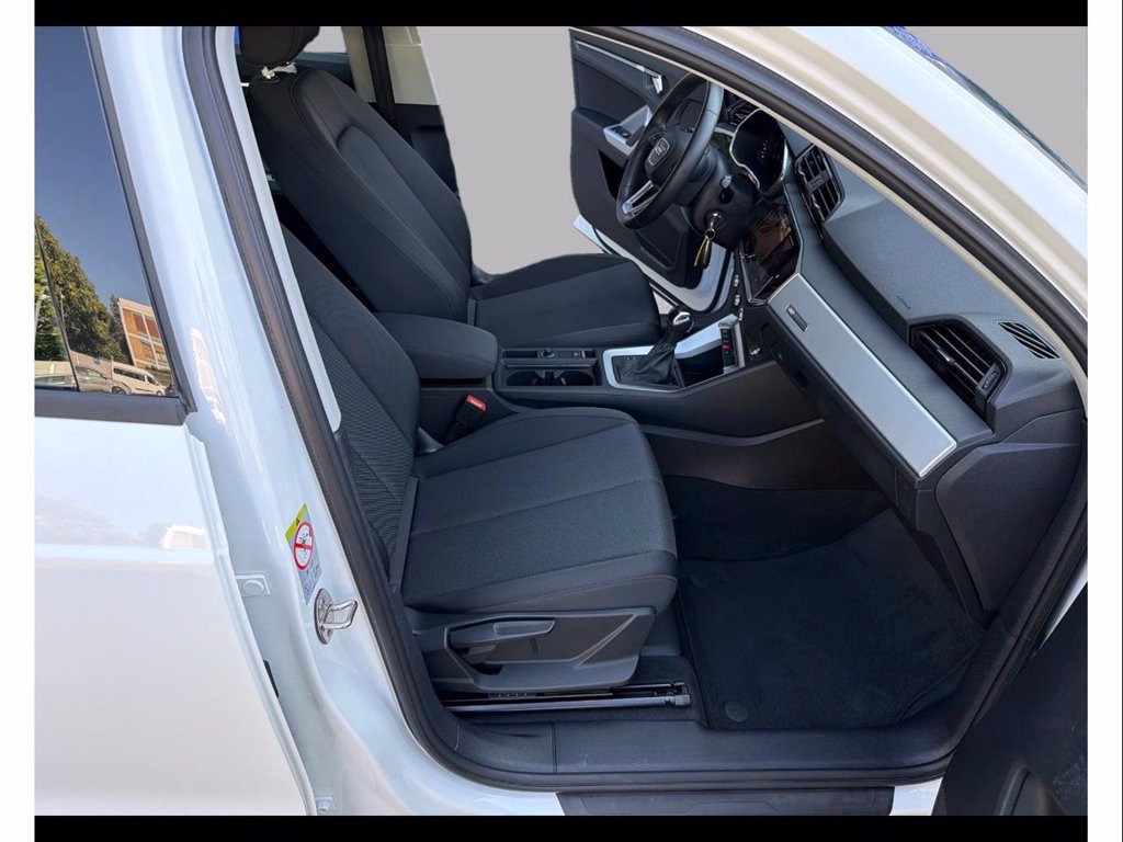 AUDI Q3 35 2.0 tdi business s-tronic