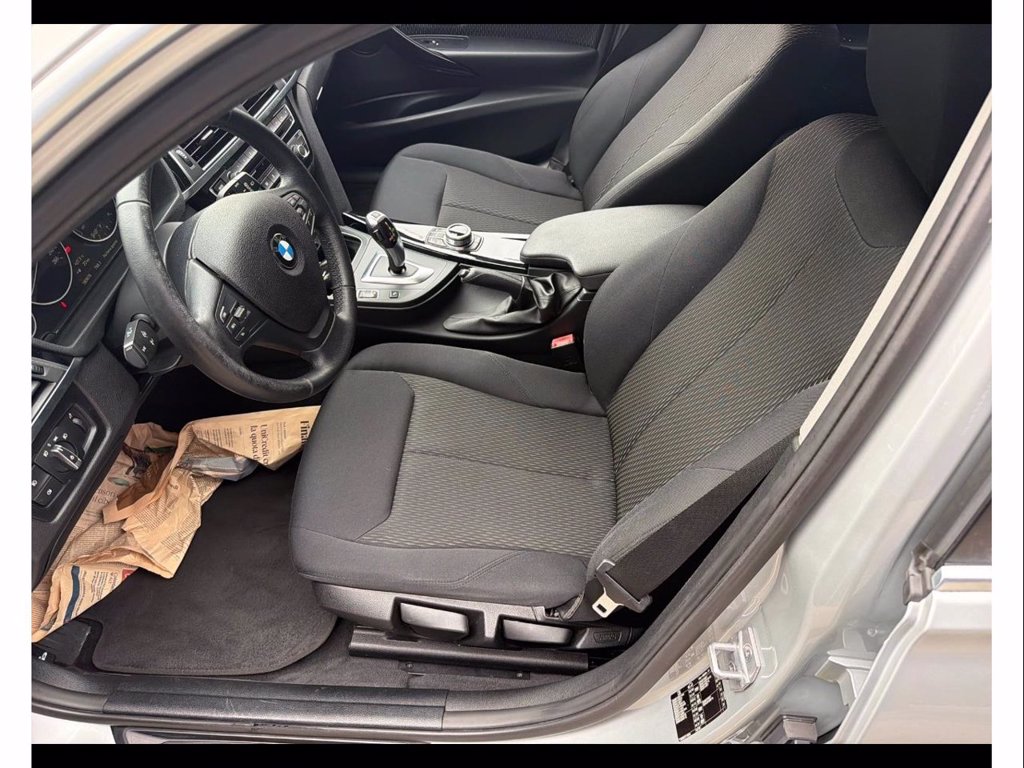 BMW 318d touring business advantage auto