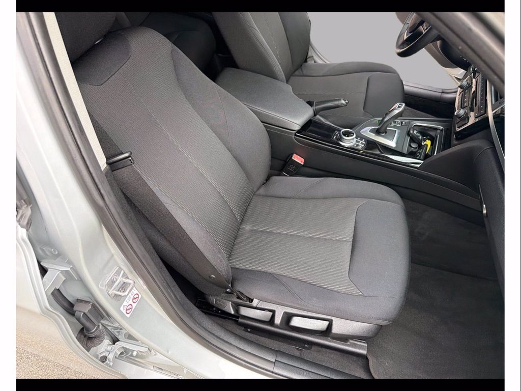 BMW 318d touring business advantage auto