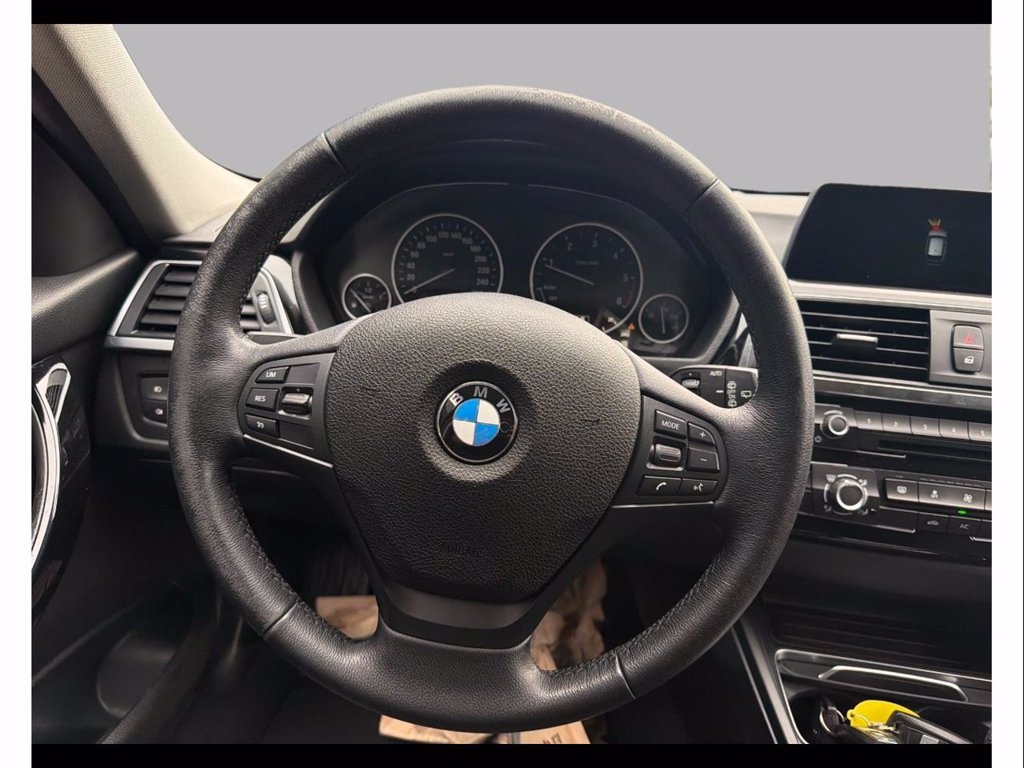 BMW 318d touring business advantage auto