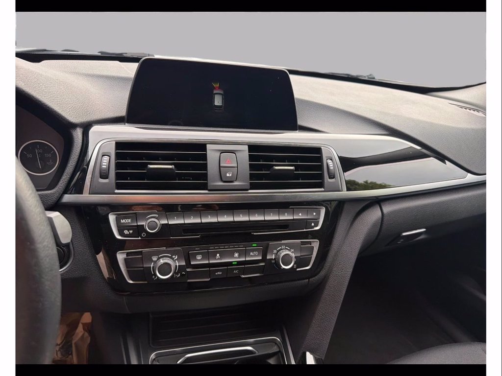 BMW 318d touring business advantage auto